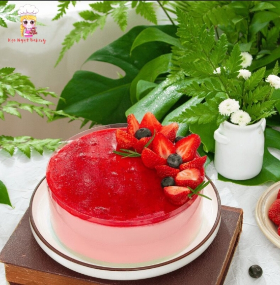 Bánh mousse dâu tây