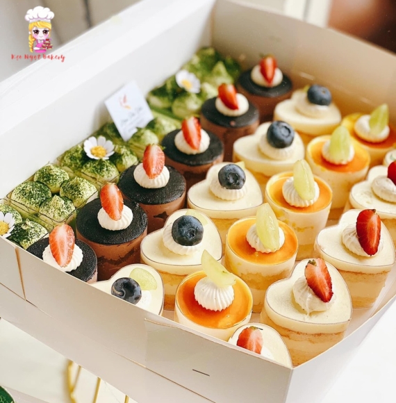 Set bánh mousse mix nhiều vị