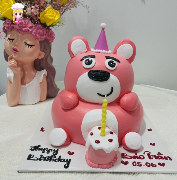 Bánh kem mẫu gấu dâu