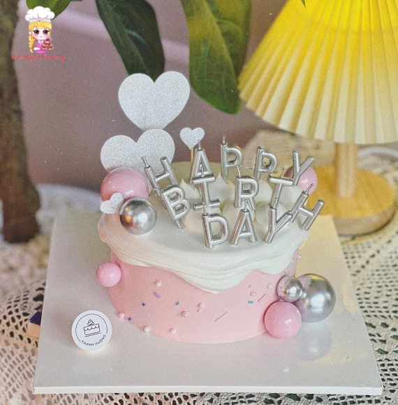 Bánh kem mẫu chữ HappyBirthDay