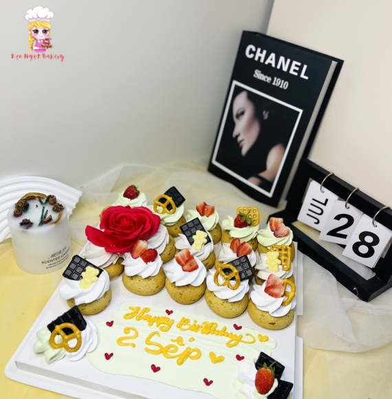 Su kem sinh nhật tặng sếp