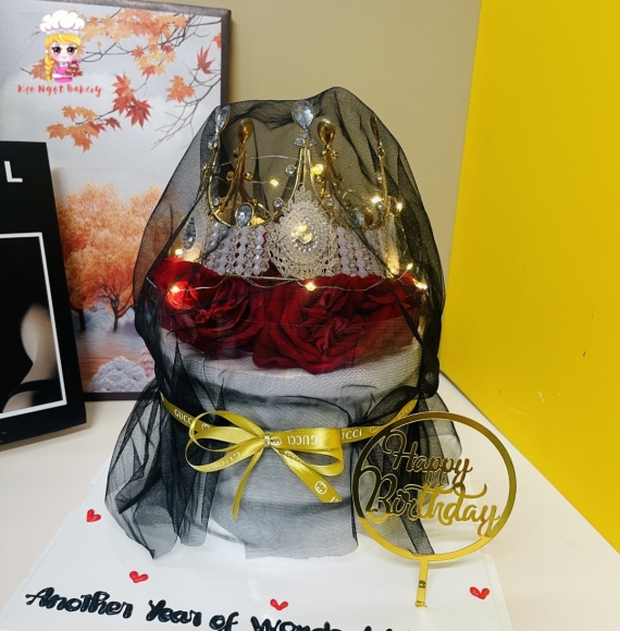 Bánh Kem phủ lưới đen Huyền bí