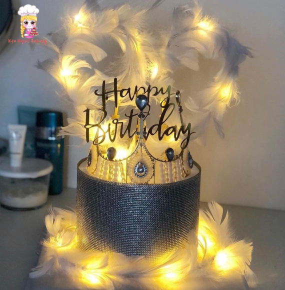 Bánh kem vương miện hoàng gia