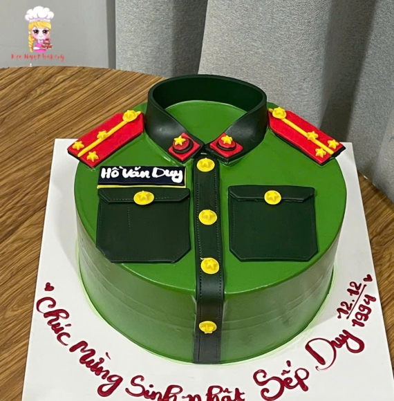 Bánh kem rút tiền áo công an