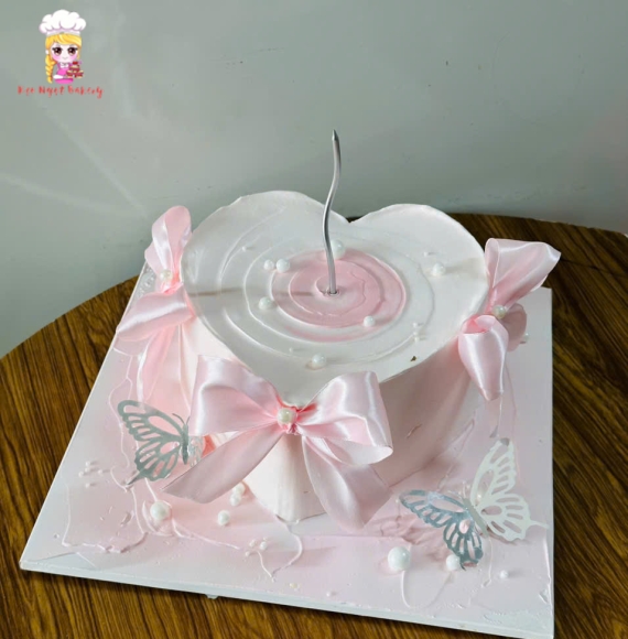 Bánh kem rút tiền trang trí nơ