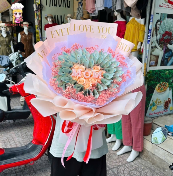 Bó hoa tiền 500k tặng mẹ