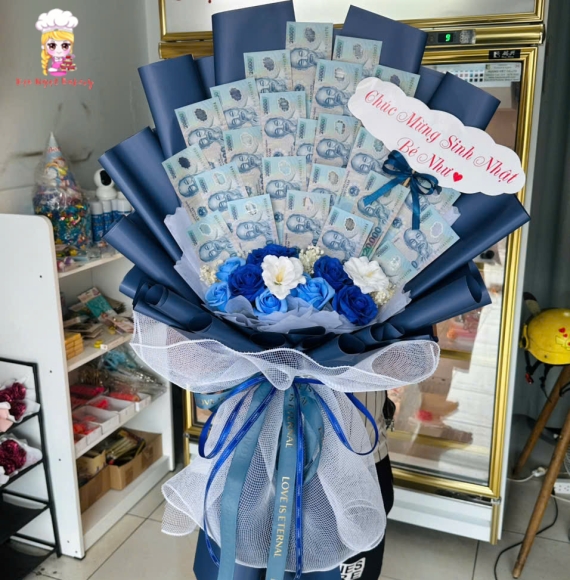 Bó hoa tiền khổng lồ 20k tặng vợ