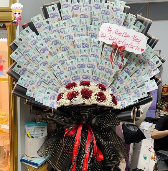 Bó hoa tiền tờ 500k khổng lồ