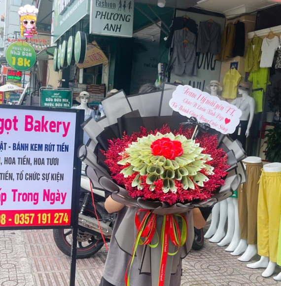 Bó hoa tiền tặng anh yêu