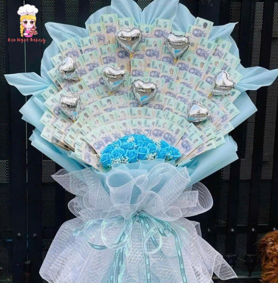 Bó hoa tiền mix bóng trái tim