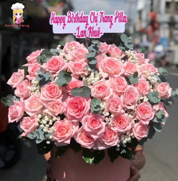 Giỏ hoa chúc mừng tone hồng khổng lồ