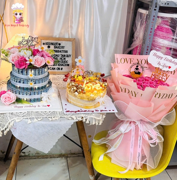 Combo bánh tiền đô và hoa