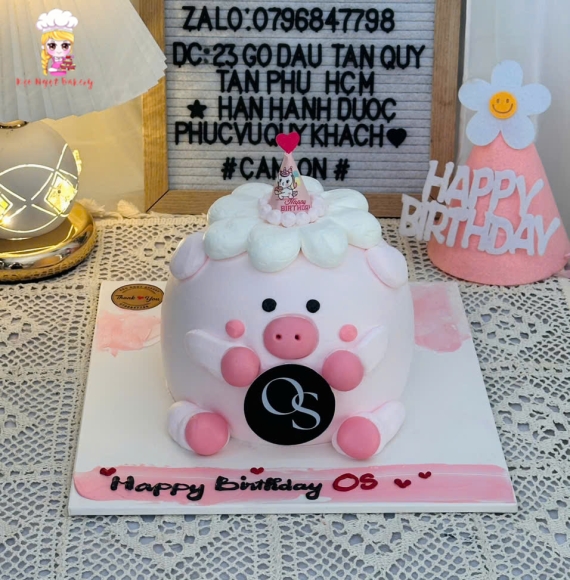 Bánh chúc mừng sinh nhật con heo