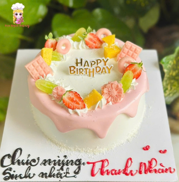 Bánh sữa tươi phô mai phủ đầy trái cây