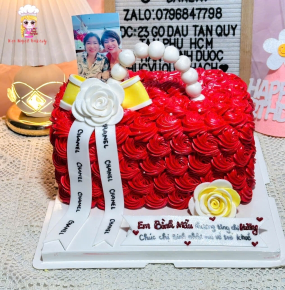 Bánh Hình Túi xách tone Đỏ