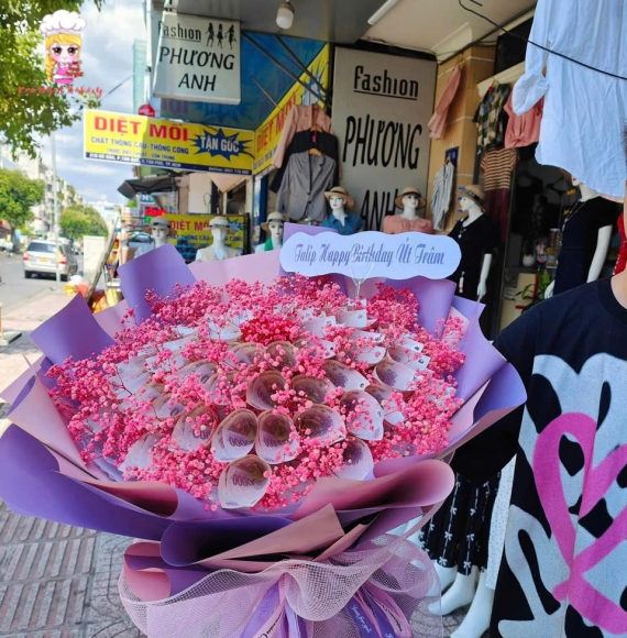 Hoa tiền ở Tân Phú