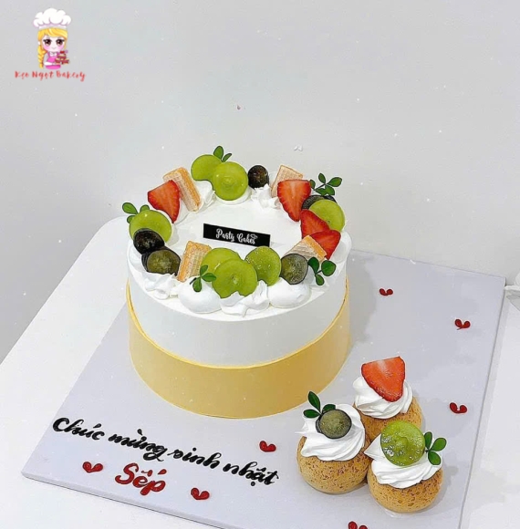 Bánh su kem tặng sinh nhật phủ đầy trái cây hot 2025