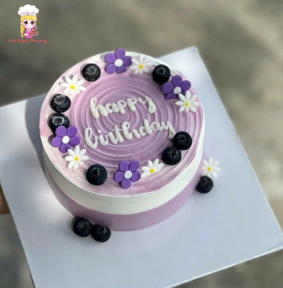 Bánh kem tone tím nhẹ nhàng