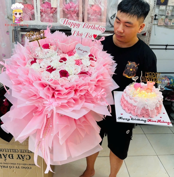 Combo hoa sáp và bánh kem tone hồng