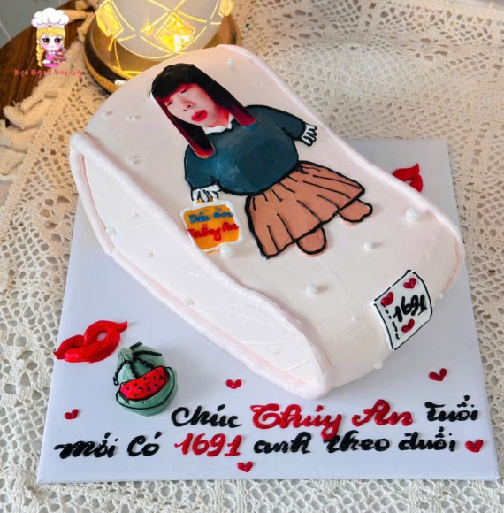 Bánh kem hồng tỷ hot 2025