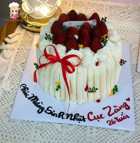 Bánh kem phủ đầy dâu tây hot 2025