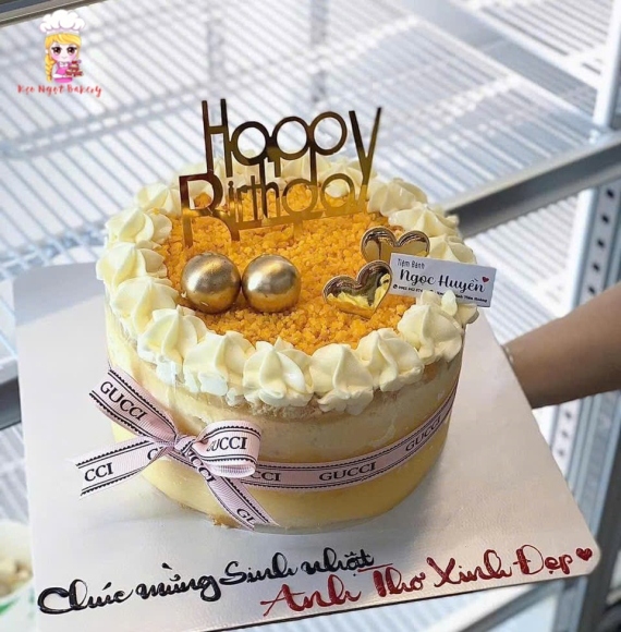 Bánh bông lan trứng muối tại Tân Phú