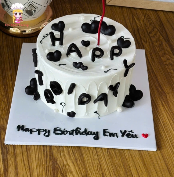 Bánh kem kèm chữ cái 