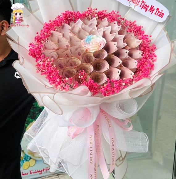 Bó hoa tiền tờ 50k khổng lồ
