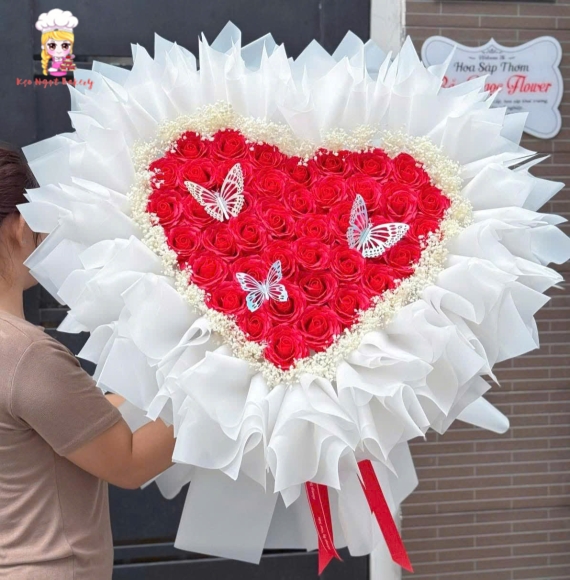 Hoa sáp tone đỏ bó hình trái tim