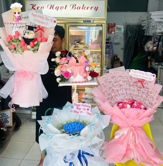 Tổng hợp những mẫu hoa tiền,hoa sáp,bánh kem hot năm 2025 tại kẹo ngọt