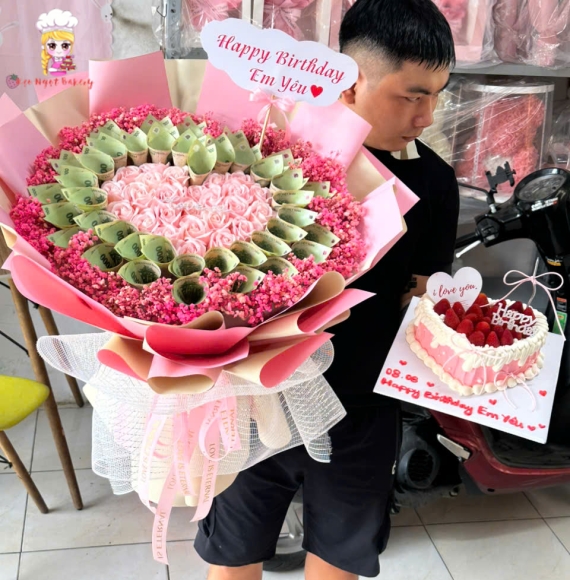 Mẫu hoa tiền và bánh tặng em yêu