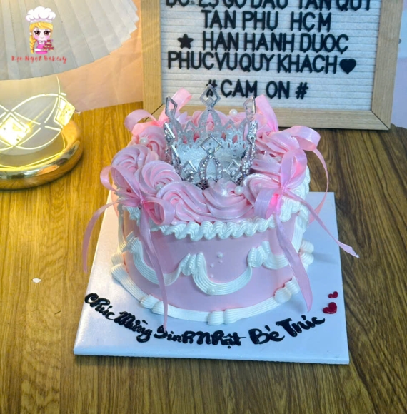 Mẫu bánh kem thổi kim tuyến