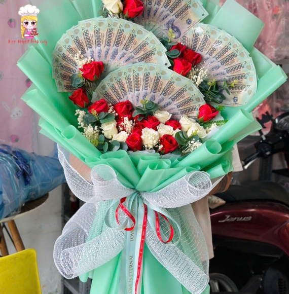 Mẫu hoa tiền xếp quạt khổng lồ tờ 500k