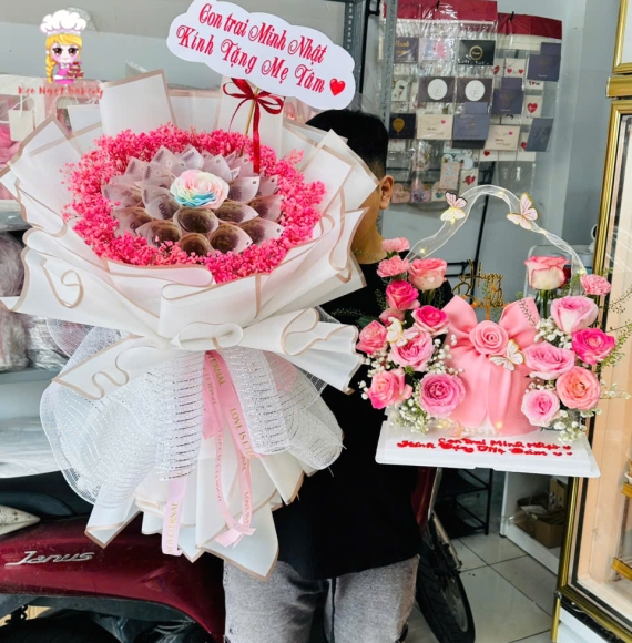 Mẫu hoa tiền và bánh kem hot 2025