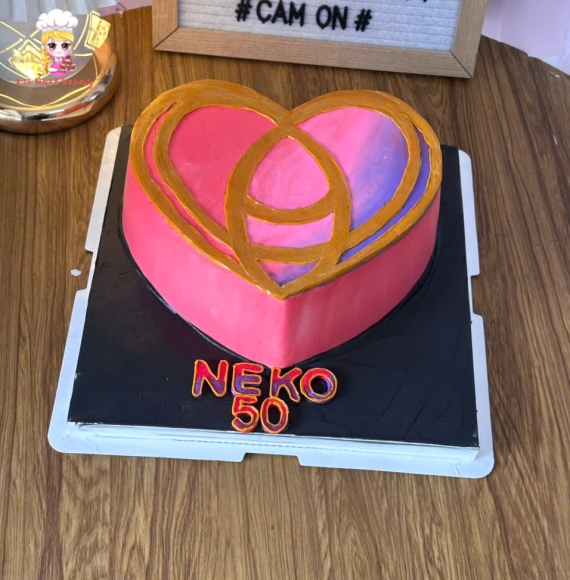 Bánh kem cho idol live tiktok