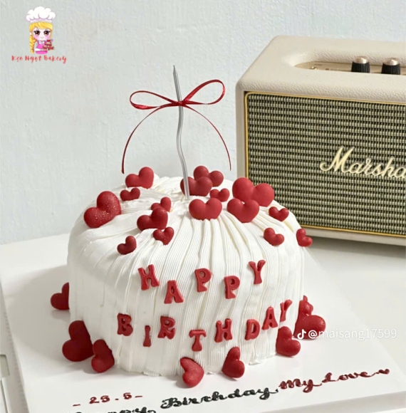 Mẫu bánh kem tặng bạn em yêu trái tim nỗi