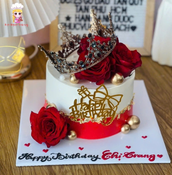 Mẫu bánh sinh nhật đẹp năm 2025 kèm hoa tươi