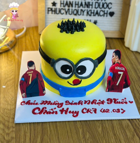 Bánh sinh nhật bé trai mê bóng đá,tạo hình dễ thương