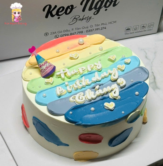 Bánh sinh nhật đầy đủ sắc màu