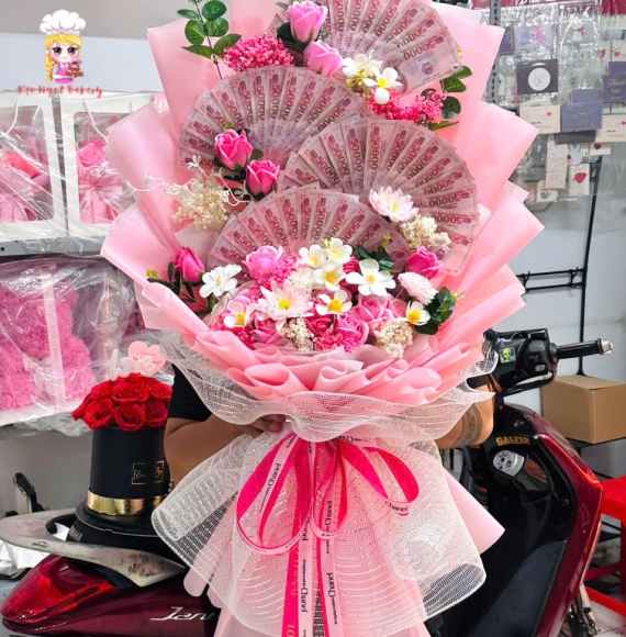 Bó hoa xếp quạt tờ 50k