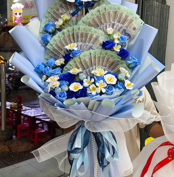 Hoa tiền sếp quạt tờ 500k