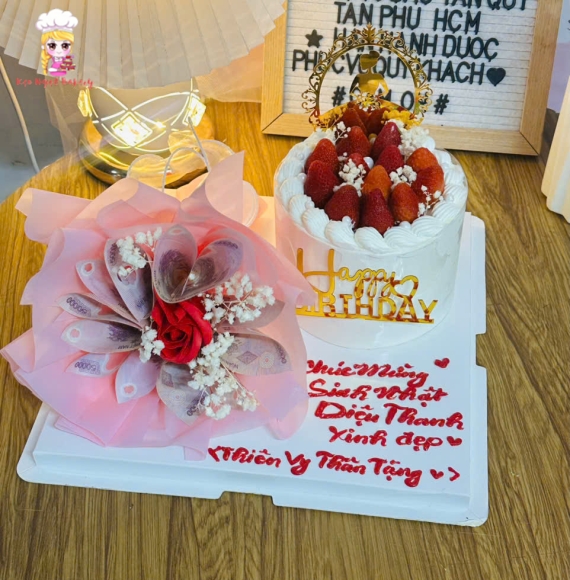 Combo Bánh và hoa dành cho nữ