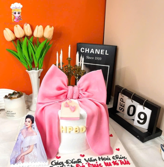 Bánh kem tặng Diễn Viên Thanh Trúc