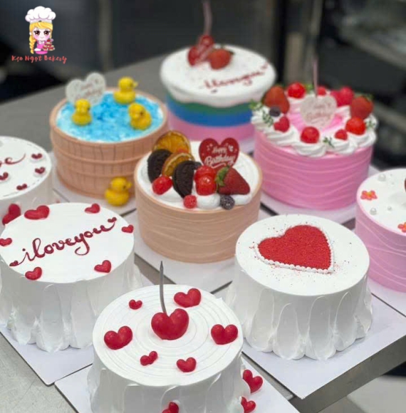 Bánh kem size mini tone đỏ đáng yêu