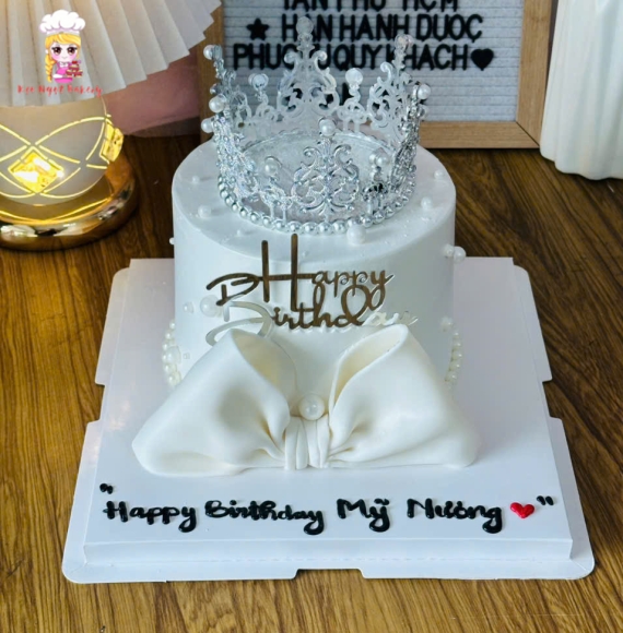 Bánh kem tone trắng thổi kim tuyến-hot 2025