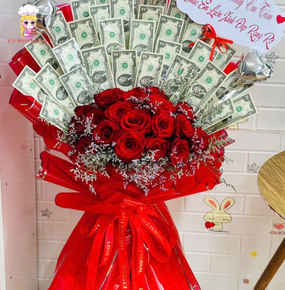 Bó hoa tiền tờ đô kèm hoa tươi