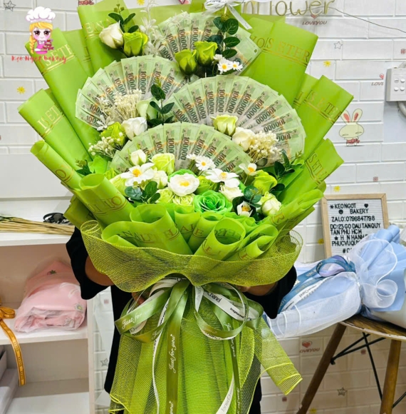 Bó hoa tiền tờ 100k kèm sếp cánh quạt 