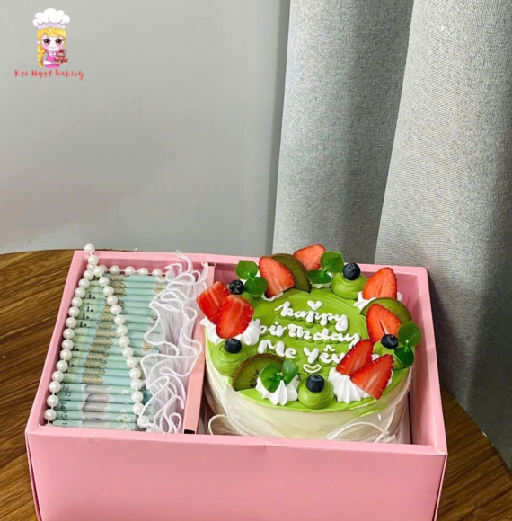 Hộp bánh kem kèm tiền mừng lễ các dịp