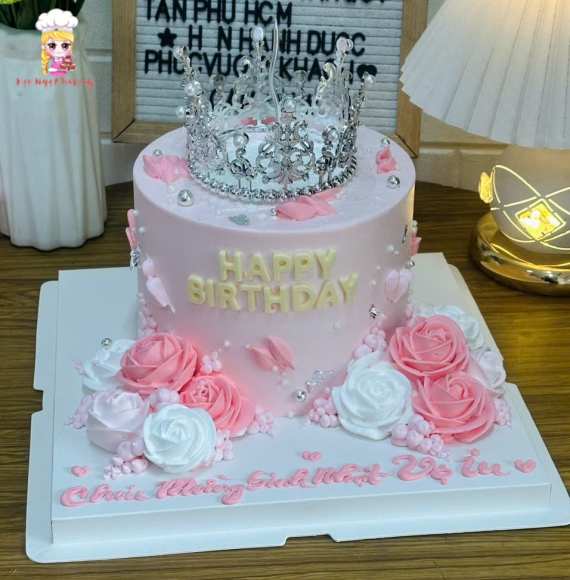 Bánh vương miện thổi kim tuyến tone hồng xinh