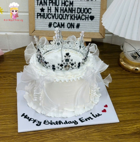 Bánh kem kim tuyến hot trend